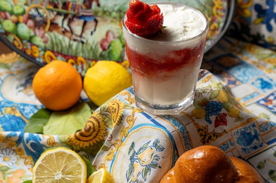 Granita siciliana fatta in casa: la ricetta vera di luglio (limone, mandorla, gelso, caffè)