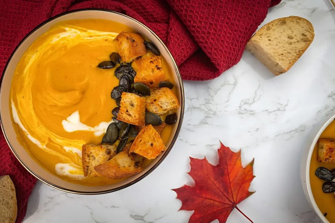 Vellutata di zucca di inizio autunno: la zucca giusta, la cottura cremosa senza acqua e i tre errori che la rovinano
